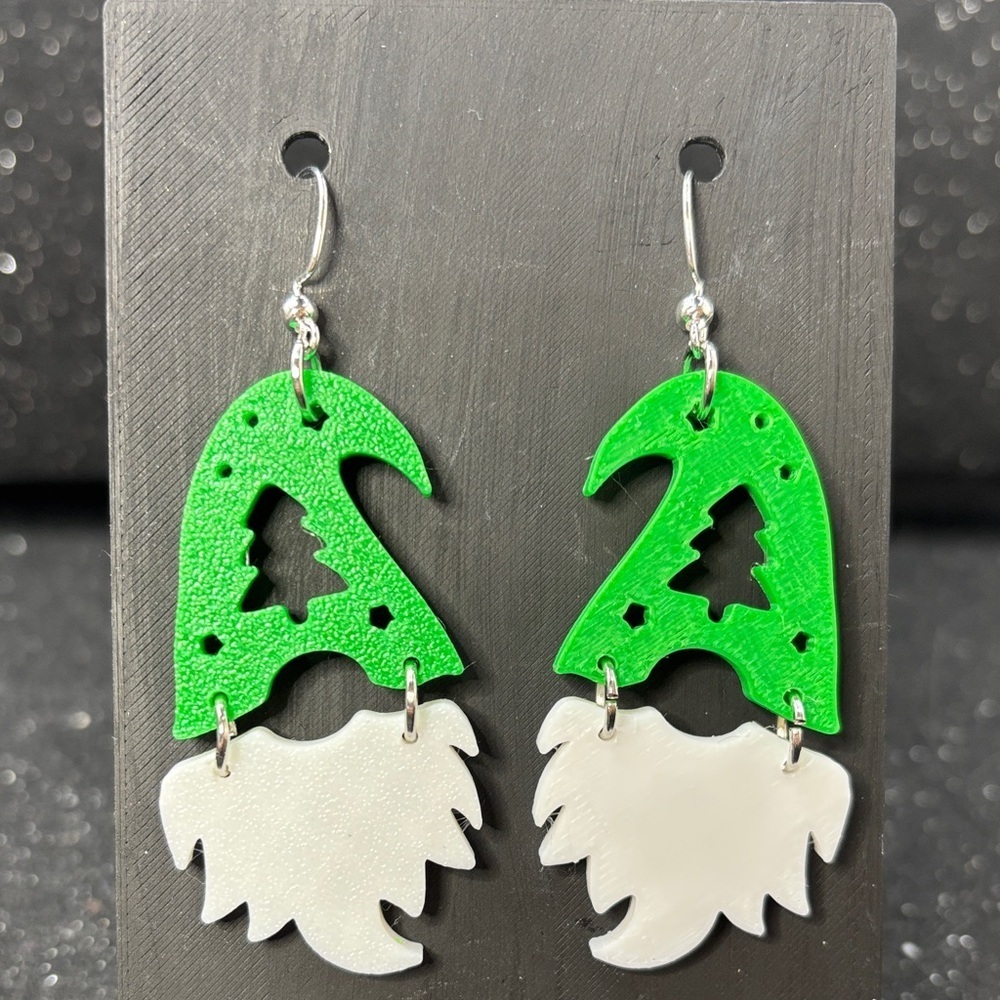 π Green & White Christmas Gnome Earrings π
β¨ - Picture 1 of 4